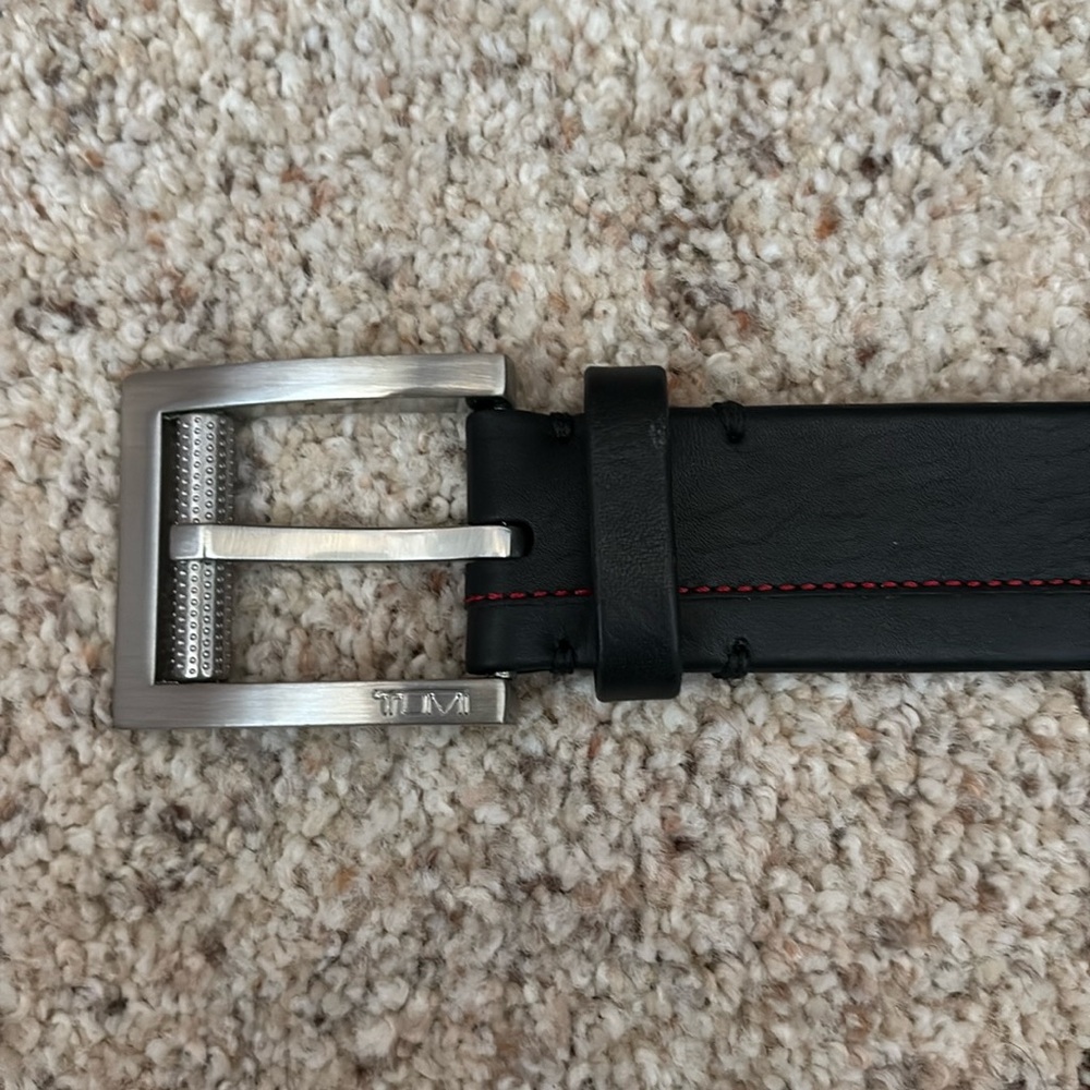 Excellent condition Tumi belt